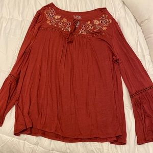 2 womens Xl shirts